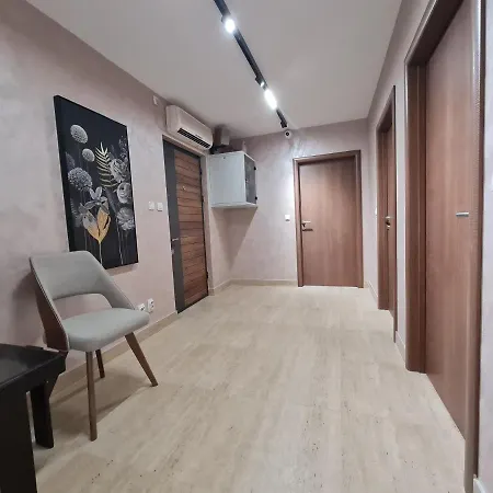 Апартаменты Airport Molko *