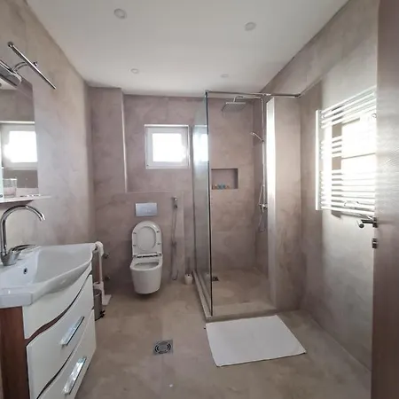 Airport Molko Surčin