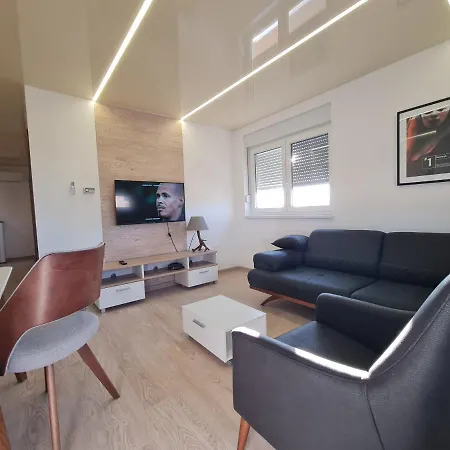 Apartment Airport Molko