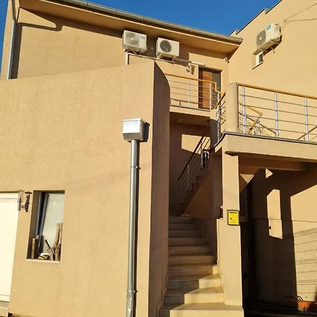 Apartment Airport Molko