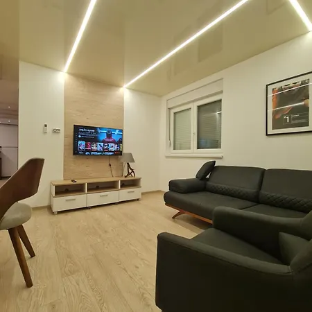 Airport Molko Lägenhet