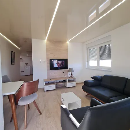 Апартаменты Airport Molko Surcin