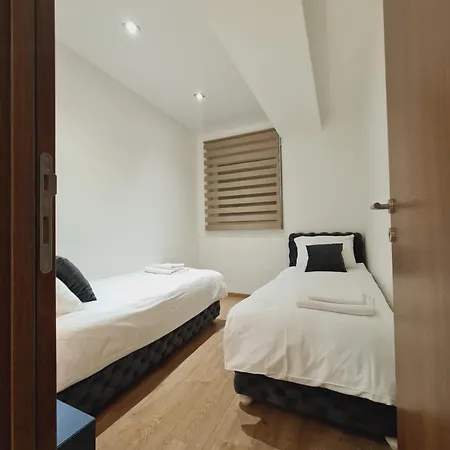 Airport Molko * Surčin