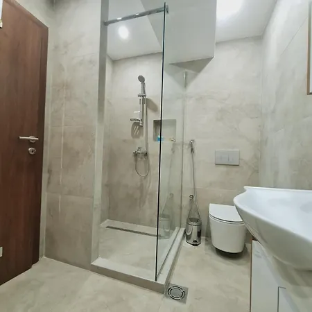 Airport Molko Апартаменты