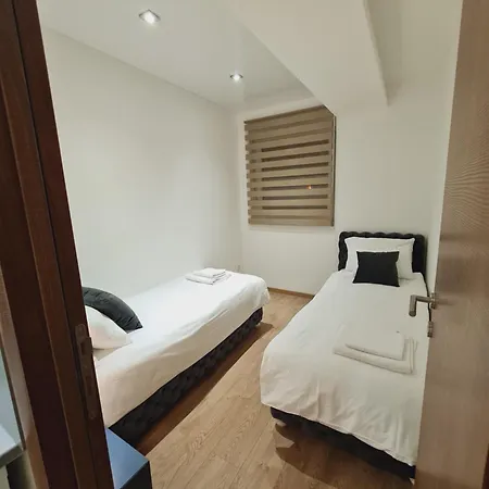 Апартаменты Airport Molko