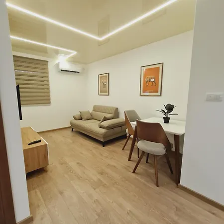 Airport Molko * Surčin